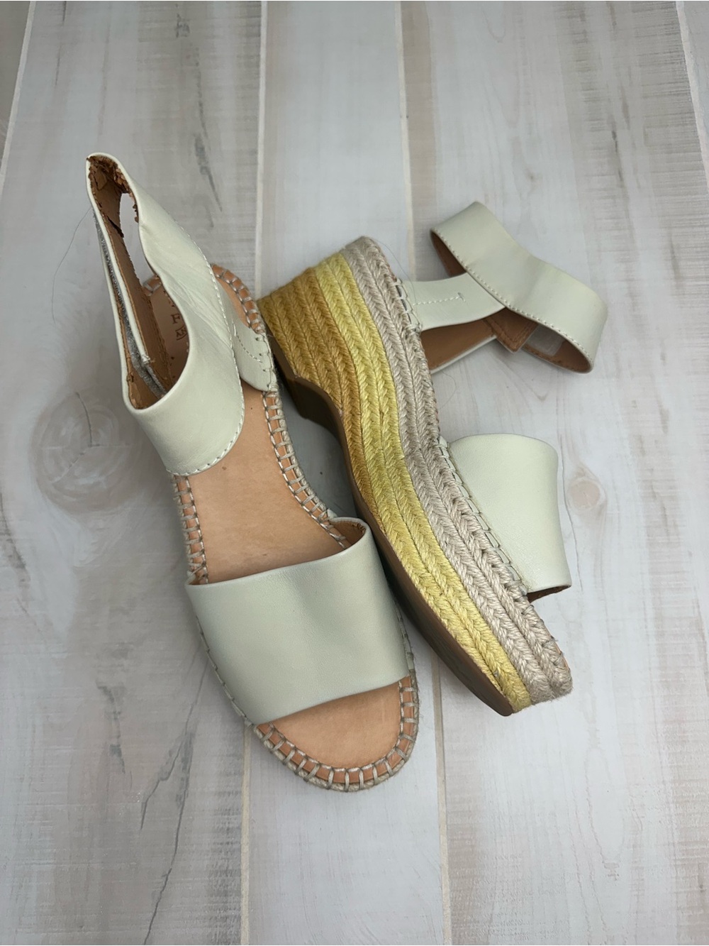 Frye & Co Women’s Cream Espadrille Wedge Sandals